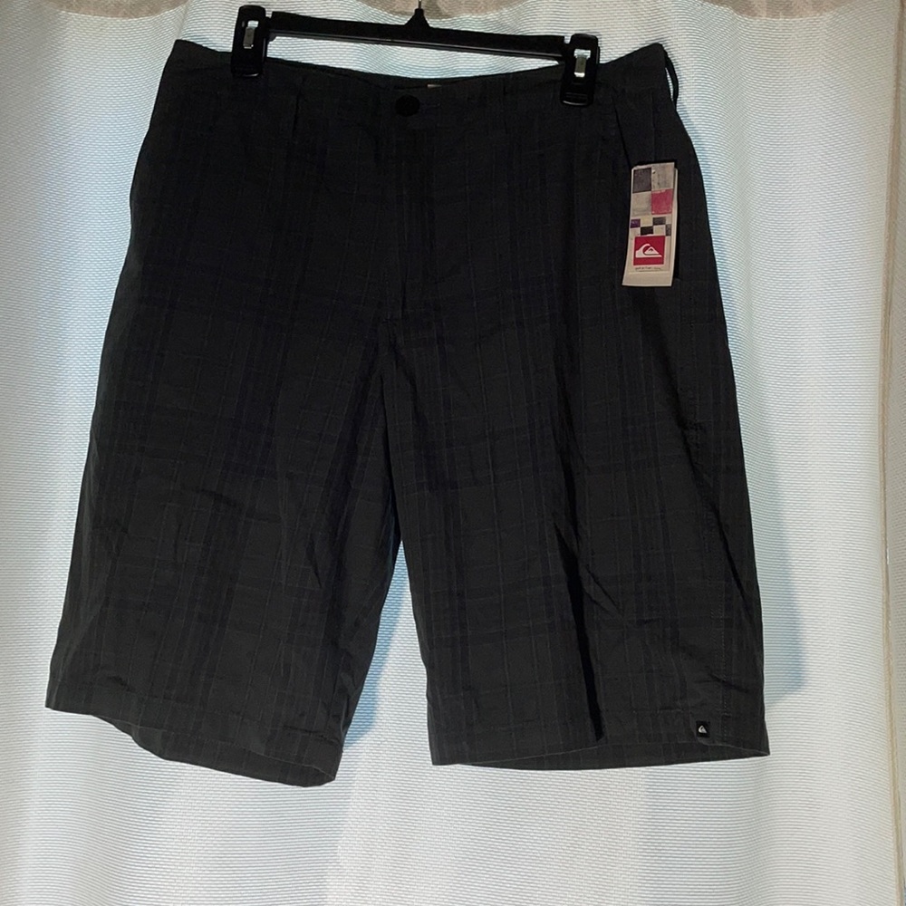 NWT Quiksilver  short 32